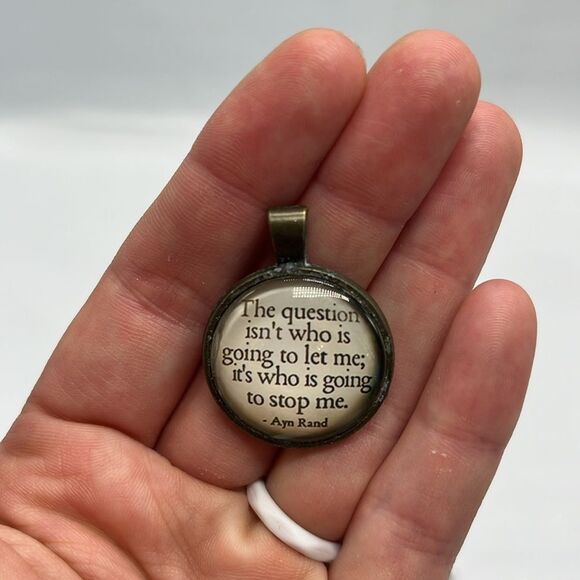 6 Vintage Necklace Pendants; Fish, Flower, Wanderer, Grandma, Beads & Apple - Picture 7 of 16